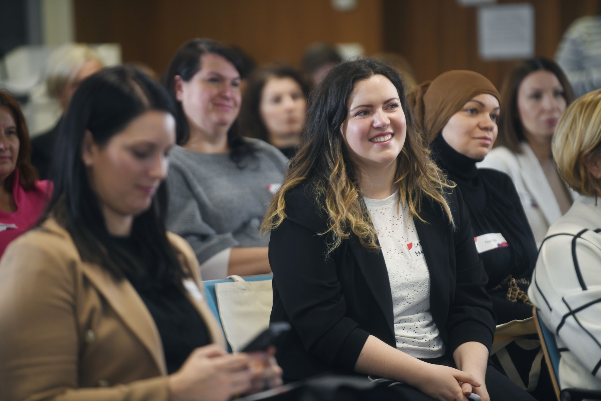 Kdo ima v družbi pravico do glasu?